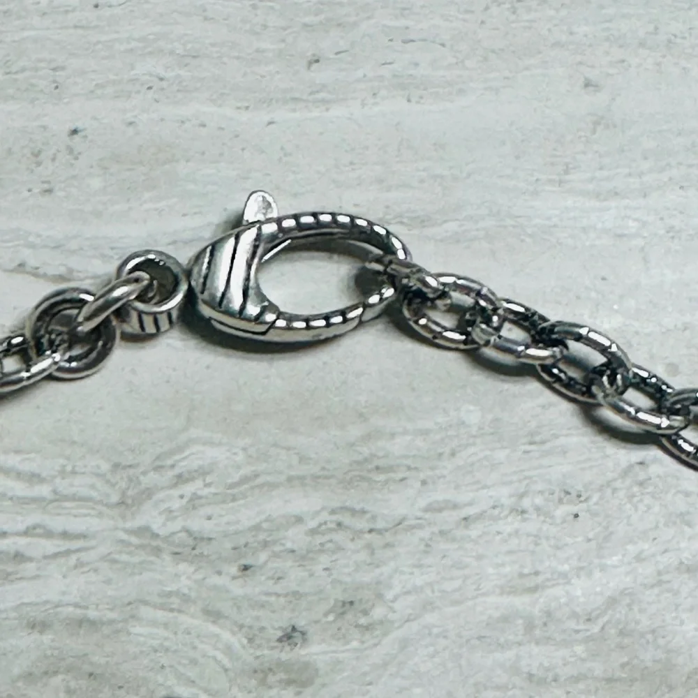 Gucci Textured Interlocking G Pendant Necklace Silver